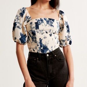 Abercrombie Puff Sleeve Crepe Squareneck Top (Size Medium)